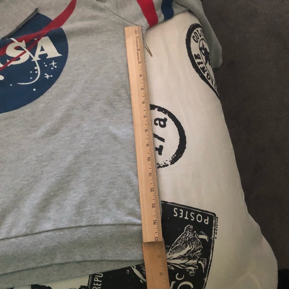 ✨2/$25 NASA Crewneck Sweatshirt - Picture 6 of 6